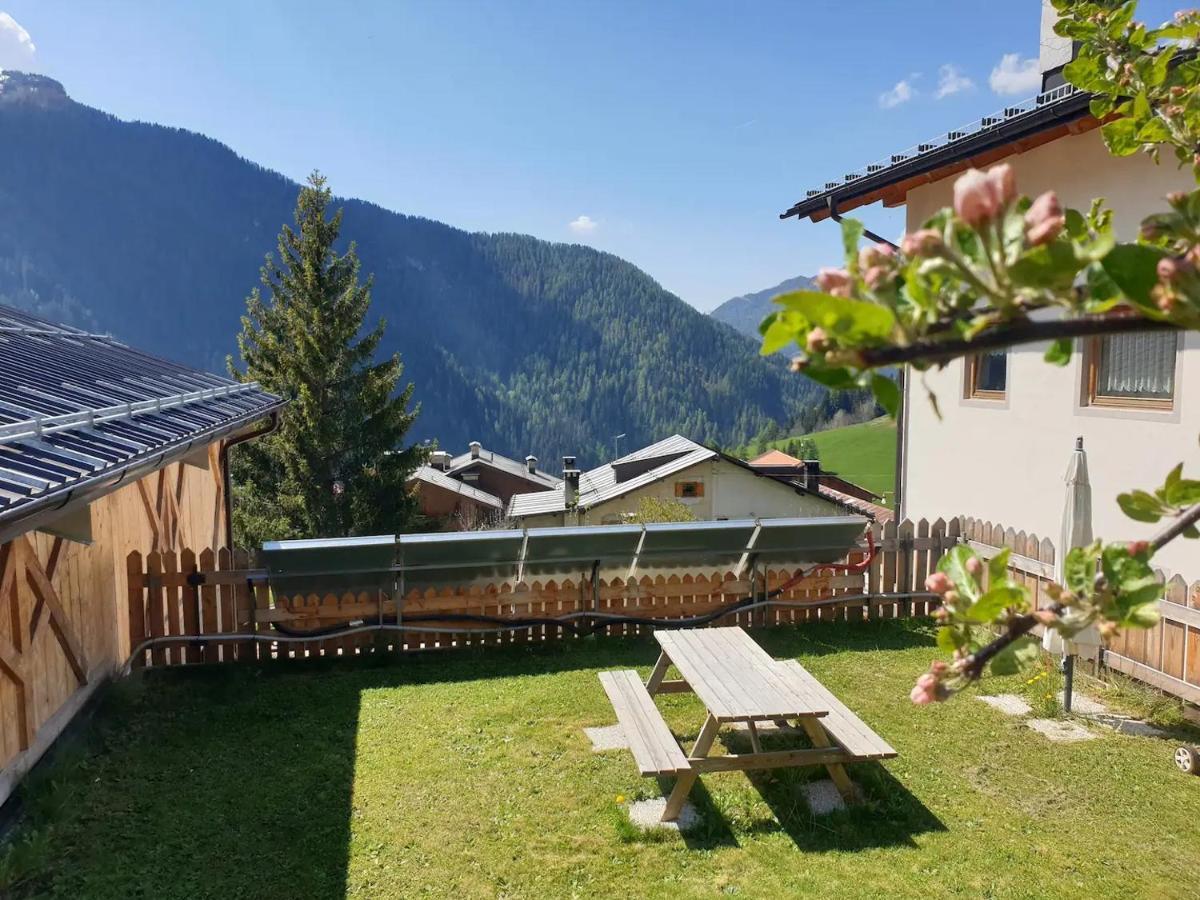 App. Monte Pore - Agriturismo La Majon Colle Santa Lucia Luaran gambar